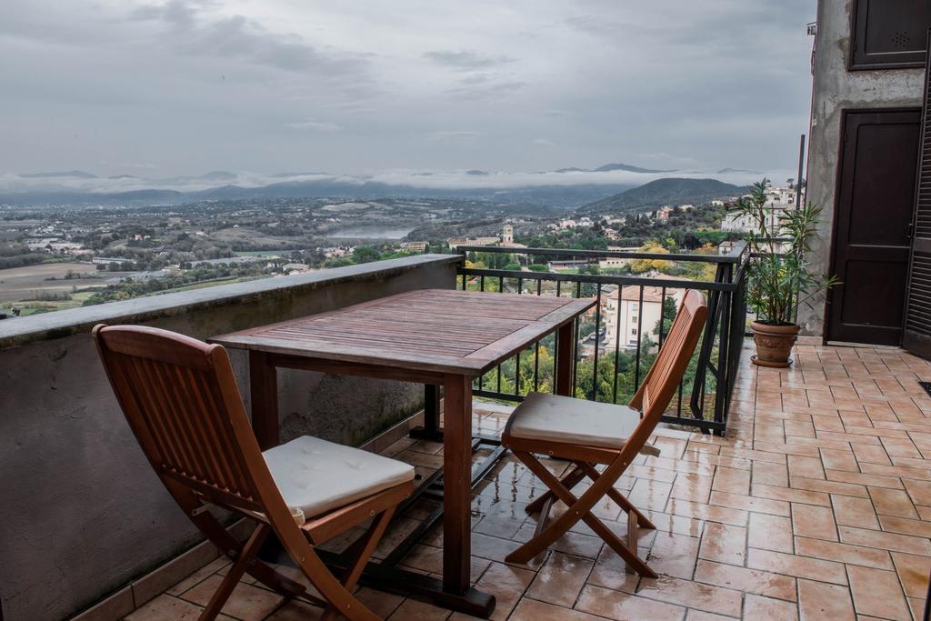Narni Charm Apartment Стая снимка